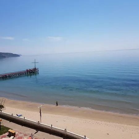 Atrium Beach 엘레니테