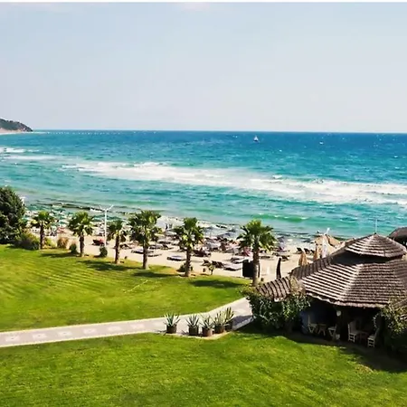 Atrium Beach 아파트 엘레니테